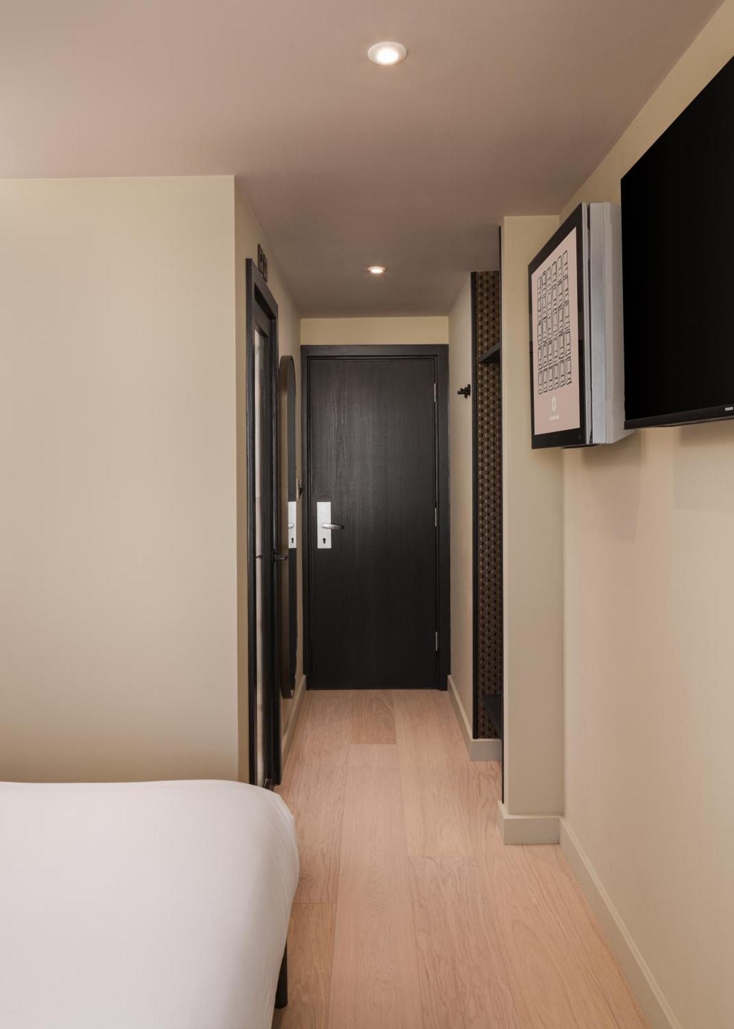 Superior Double Room *Newly Refurbished*,1605367919:JPEG